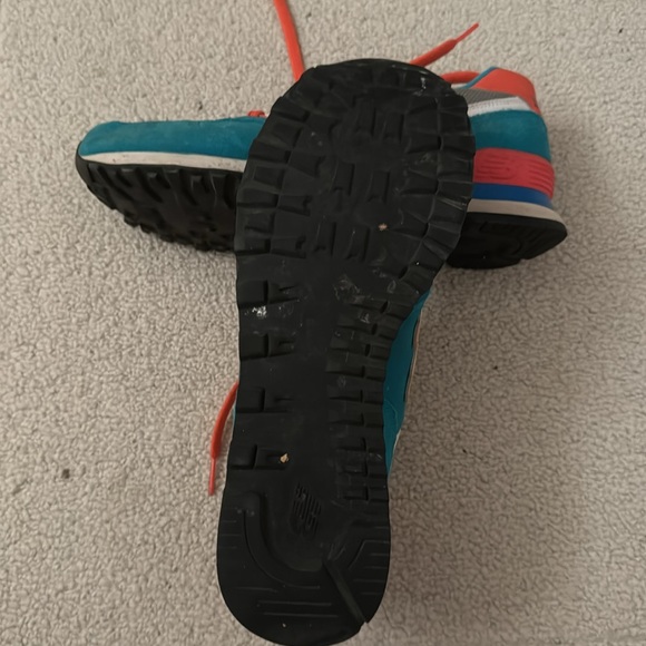 New Balance 574s in turquoise and orange - sz 9 women’s - Picture 4 of 6
